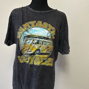 Vantastic Voyage graphic t shirt size L